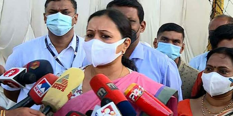 എംപി ഓഫീസ് ആക്രമണം : പ്രതി പട്ടികയിലുള്ള ആരോഗ്യമന്ത്രിയുടെ പേഴ്സണൽ സ്റ്റാഫ് അംഗത്തെ പുറത്താക്കി