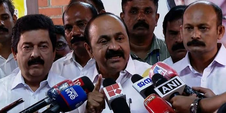 ഗാന്ധി ചിത്രം തകര്‍ത്തത് കോണ്‍ഗ്രസുകാരെന്ന് മുഖ്യമന്ത്രി പറഞ്ഞത് എന്ത് അടിസ്ഥാനത്തില്‍ –  വി ഡി സതീശന്‍