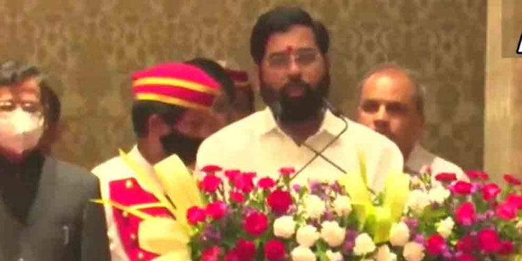 മുഖ്യമന്ത്രിയായി സത്യപ്രതിജ്ഞ ചെയ്ത് ഏക്നാഥ് ഷിൻഡെ ; ഫഡ്‌നാവിസ് ഉപമുഖ്യമന്ത്രി