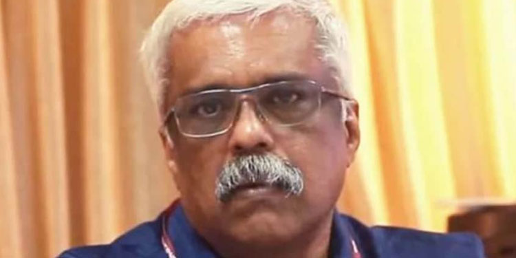 മുഖ്യമന്ത്രി പിണറായി വിജയനുമായി വേദി പങ്കിടാതെ ഒഴിഞ്ഞുമാറി എം. ശിവശങ്കർ