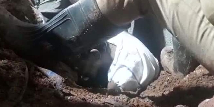 കോഴിക്കോട്ട് മൺതിട്ട ഇടിഞ്ഞ് മണ്ണിനടിയിൽ അകപ്പെട്ട ആൾ മരിച്ചു