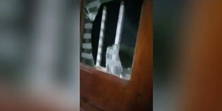 കോഴിക്കോട് സിപിഎം ലോക്കൽ സെക്രട്ടറിയുടെ വീടിന് നേരെ ബോംബേറ്