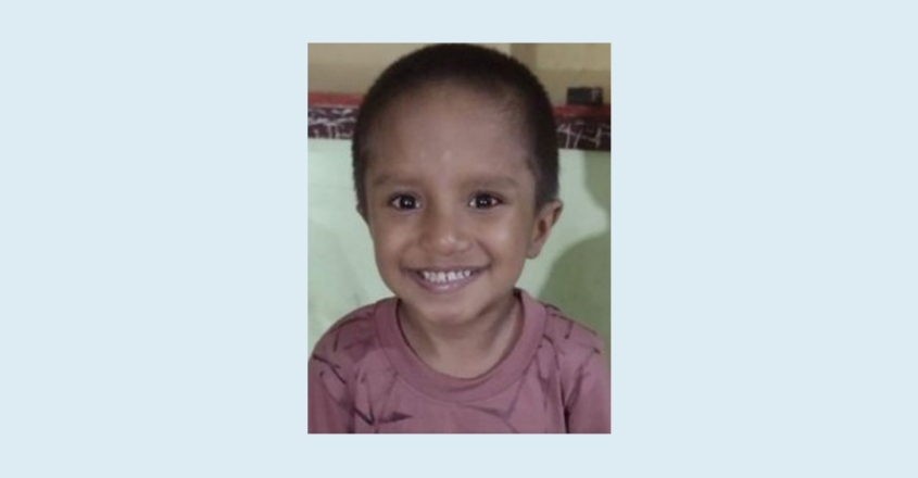 റോഡിന് മറുഭാഗത്തേക്ക് കടന്നപ്പോൾ സ്കൂട്ടർ ഇടിച്ചു; അമ്മയുടെ മുന്നിൽ 5 വയസ്സുകാരന് ദാരുണാന്ത്യം