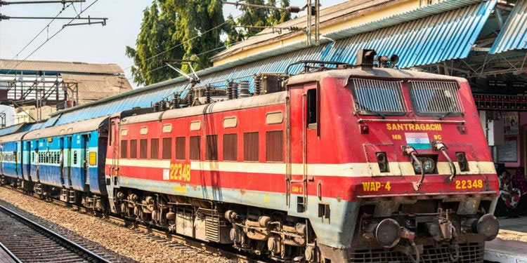 റെയില്‍വേ ടിക്കറ്റ് ബുക്കിങ് പരിധി ഉയർത്തി ; ഒരുമാസം 24 ടിക്കറ്റ് വരെ ബുക്ക് ചെയ്യാം