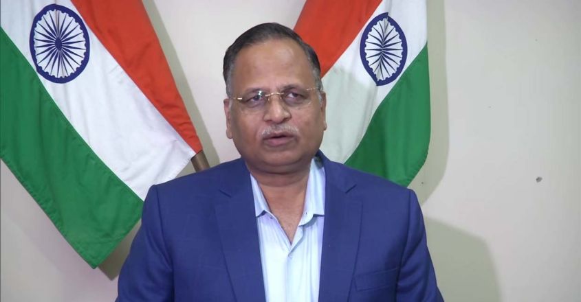 ഡൽഹി മന്ത്രിയുടെ സ്ഥാപനങ്ങളിൽ റെയ്ഡ്; 2 കോടിയും 1.8 കിലോ സ്വർണവും പിടിച്ചെടുത്തു