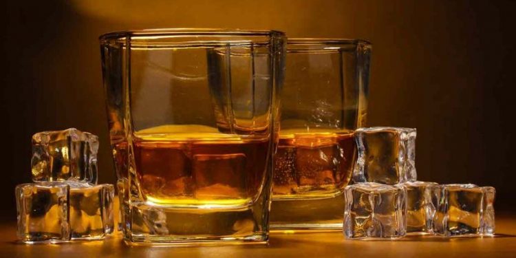 സ്പിരിറ്റിന്റെ വില കൂടി; വിദേശ മദ്യത്തിന്റെ വില കൂട്ടേണ്ടി വരുമെന്ന് മന്ത്രി