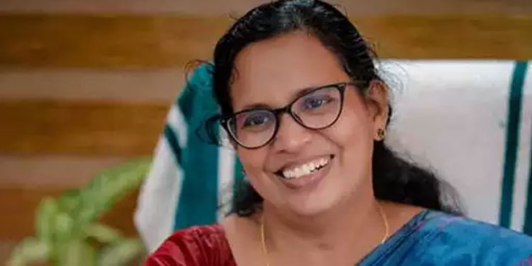 എസ്എഫ്ഐക്കാർ വാഴ വയ്ക്കേണ്ടത് ആഭ്യന്തര മന്ത്രിയുടെ കസേരയിൽ , കള്ളനുള്ള കപ്പലിലെ കപ്പിത്താൻ ആരെന്നറിയണം – കെകെ രമ