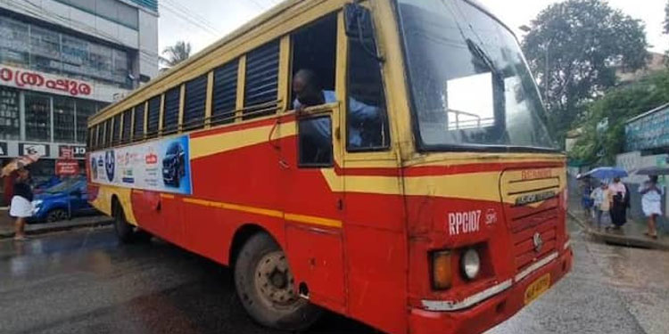 എൽഎൽബി വിദ്യാർത്ഥിനിയായ യാത്രക്കാരിക്ക് ദേഹാസ്വാസ്ഥ്യം, രക്ഷയായി ആനവണ്ടി