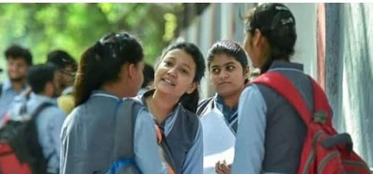 പ്ലസ് വൺ പ്രവേശനം; അപേക്ഷ തീയതി നീട്ടാൻ സാധ്യത, അന്തിമതീരുമാനം നാളെ