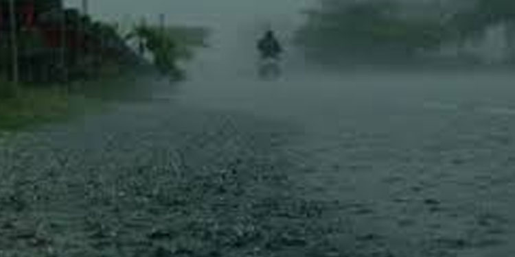 ന്യുനമർദ്ദവും മണ്‍സൂണ്‍ പാത്തിയും ; അടുത്ത അഞ്ച് ദിവസം സംസ്ഥാനത്ത് വ്യാപക മഴ, മുന്നറിയിപ്പ്