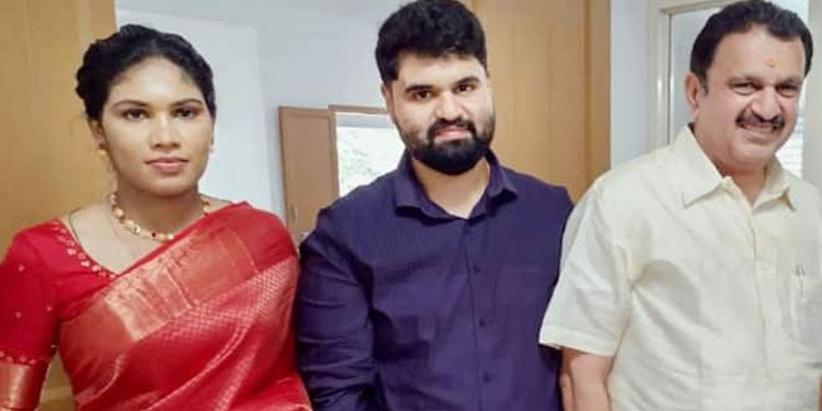 ‘എല്ലാ സ്നേഹവും പ്രാർത്ഥനയും എന്‍റെ മകനും മകൾക്കും ഉണ്ടാകണം ‘ ; മകന്‍റെ വിവാഹ വാർത്ത പങ്കുവച്ച് കെ മുരളീധരൻ