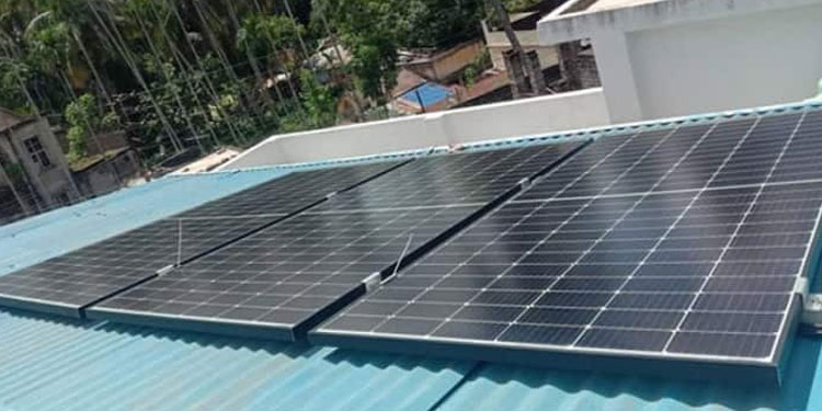 പുരപ്പുറ സോളാർ പദ്ധതി: ഉപഭോക്താക്കൾക്കുള്ള ഇളവുകൾ വെട്ടാനുള്ള കെഎസ്ഇബി നീക്കം തടഞ്ഞ് റെഗുലേറ്ററി കമ്മീഷൻ