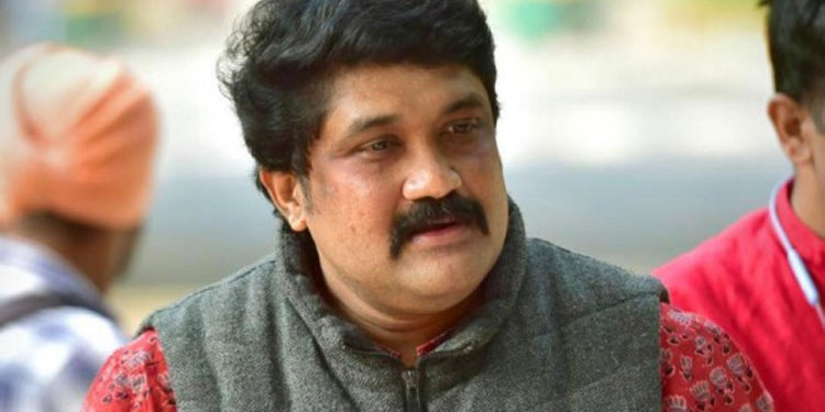 ഏകാധിപത്യം അനുവദിക്കില്ല  ; ജനങ്ങൾക്ക് വേണ്ടി ശബ്‌ദിച്ചതിന് ലഭിച്ച സസ്‌പെൻഷൻ അഭിമാനത്തോടെ സ്വീകരിക്കുന്നു: എ എ റഹീം