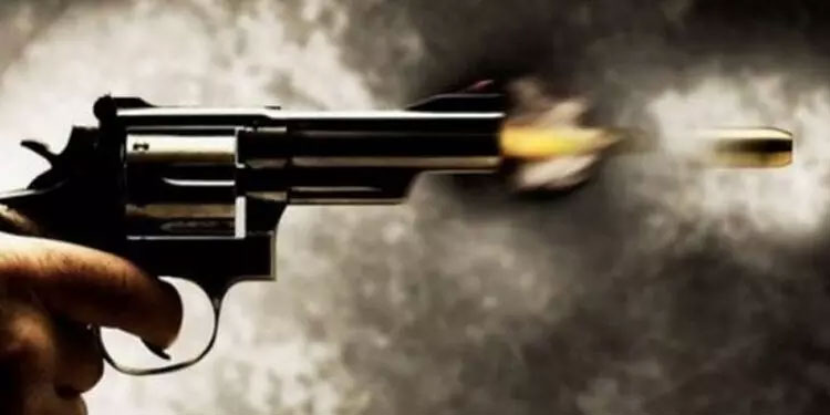 സ്‌കൂളിൽ പോകുന്നതിനിടെ 12കാരിയെ പീഡിപ്പിച്ചയാളെ പൊലീസ് വെടിവെച്ചുവീഴ്ത്തി