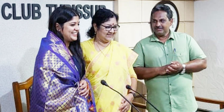 സിനിമയിൽ പൊളിറ്റിക്കൽ കറക്‌റ്റ്‌നെസ്‌ വേണം; ലിംഗ വിവേചനമില്ലാതെ തുല്യ വേതനം പ്രധാനം: അപർണ ബാലമുരളി