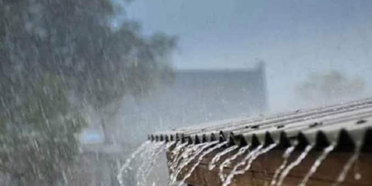 സംസ്ഥാനത്ത് വ്യാപക മഴ മുന്നറിയിപ്പ് : തിങ്കളാഴ്ച രണ്ട് ജില്ലകളില്‍ ഓറ‌ഞ്ച് അലര്‍ട്ട്