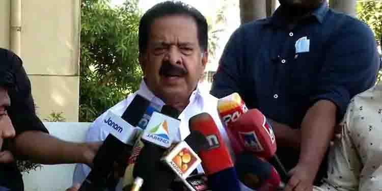 എകെജി സെന്‍റർ ആക്രമണത്തില്‍ ദുരൂഹത ; മുഖം നഷ്ടപ്പെട്ട സർക്കാർ ശ്രദ്ധ തിരിച്ചുവിടാൻ നടത്തിയ ശ്രമം : ചെന്നിത്തല