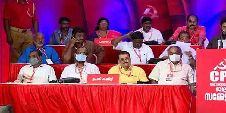 ഇടത് സർക്കാരിനെ പിണറായി സർക്കാരെന്ന് സിപിഎം ബ്രാന്‍റ് ചെയ്യുന്നു ; സിപിഐയിൽ കടുത്ത അതൃപ്തി