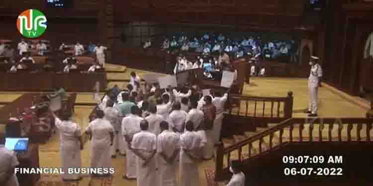 മന്ത്രി സജി ചെറിയാന്റെ രാജി ; അസാധാരണ നടപടിയുമായി നിയമസഭ, ചോദ്യോത്തര വേള പൂർത്തിയാക്കാതെ പിരിഞ്ഞു