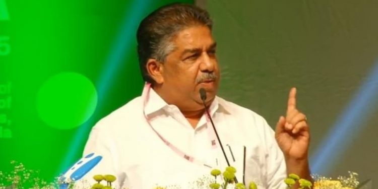 ‘രാജി സ്വതന്ത്രമായ എന്റെ തീരുമാനം ,  അത് അറിയിക്കേണ്ടവരെ അറിയിച്ചു ‘ : സജി ചെറിയാൻ