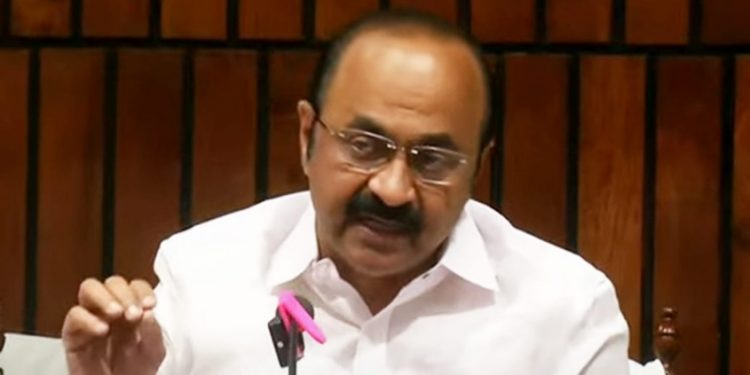 ‘ധൈര്യമുണ്ടെങ്കില്‍ എനിക്കും സുധാകരനും എതിരെ കേസെടുക്കട്ടെ’: വെല്ലുവിളിച്ച് സതീശൻ
