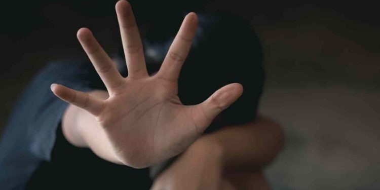 പീഡനം , നഗ്നദൃശ്യങ്ങള്‍ പകര്‍ത്തി ഭീഷണി : ചടയമംഗലത്ത് രണ്ടു യുവാക്കൾ പിടിയിൽ