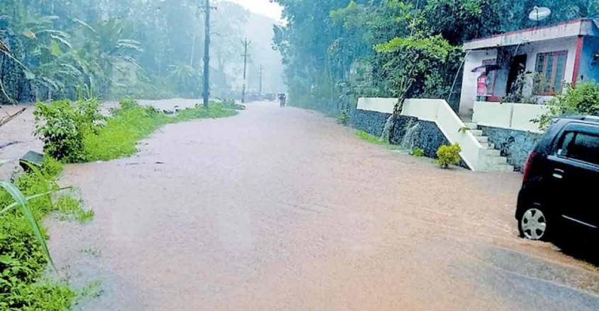 കോട്ടയത്ത് പടിഞ്ഞാറൻ മേഖലയിൽ വെള്ളക്കെട്ട് രൂക്ഷം; വൈക്കത്ത് നിരവധി വീടുകളിൽ വെള്ളം കയറി