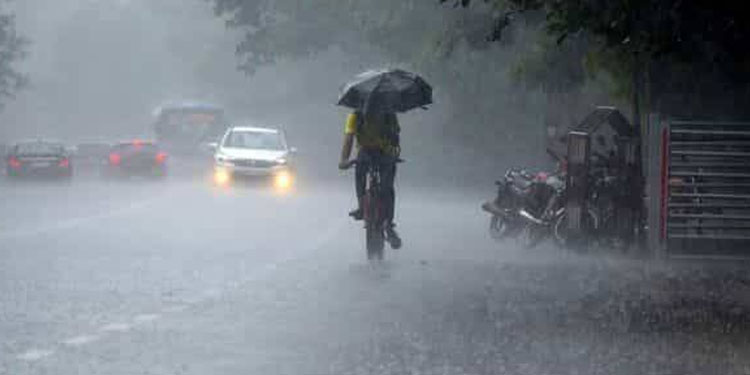കേരളത്തില്‍ പെരുമഴ ; അഞ്ച് ദിവസത്തേക്കുള്ള മുന്നറിയിപ്പ് ഇങ്ങനെ, നിര്‍ദേശങ്ങള്‍ പാലിക്കാം
