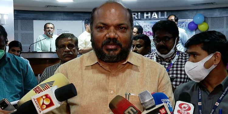 ‘മന്ത്രി അതൃപ്തി അറിയിച്ചു, സസ്പെൻഡ് ചെയ്യുന്നു’; കമ്മീഷണറുടെ ഉത്തരവിനെതിരെ പി.രാജീവ്