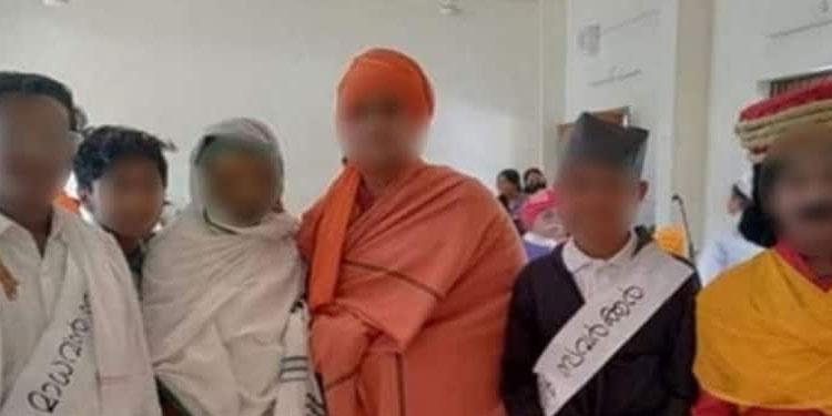 മലപ്പുറത്തെ സ്കൂളിലെ സ്വാതന്ത്ര്യദിന ഘോഷയാത്രയിൽ സവർക്കറെ തിരുകിക്കയറ്റിയെന്ന് ആരോപണം; പ്രതിഷേധം