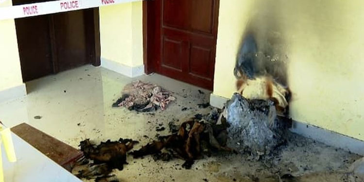 കോഴിക്കോട് ഡിവൈഎഫ്ഐ പ്രവര്‍ത്തകന്‍റെ വീടിന് നേരെ ബോംബേറ്, 4 പേര്‍ അറസ്റ്റില്‍