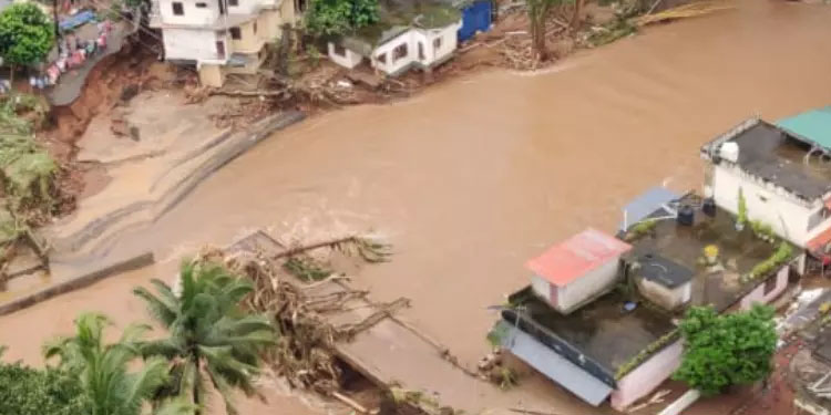 മഴക്കെടുതി , സംസ്ഥാനത്ത് 3 മരണം, കണ്ണൂരില്‍ നാലിടത്ത് ഉരുള്‍പൊട്ടല്‍