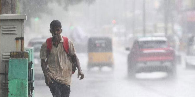 കനത്ത മഴ തുടരുന്നു ; ജാഗ്രതാനിർദേശം