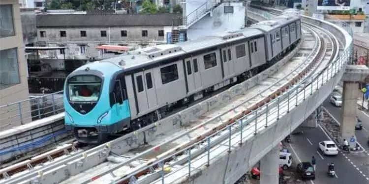 തിരുവനന്തപുരം, കോഴിക്കോട് മെട്രോ; പഠനം നടത്തി തീരുമാനിക്കാൻ കെ.എം.ആർ.എൽ