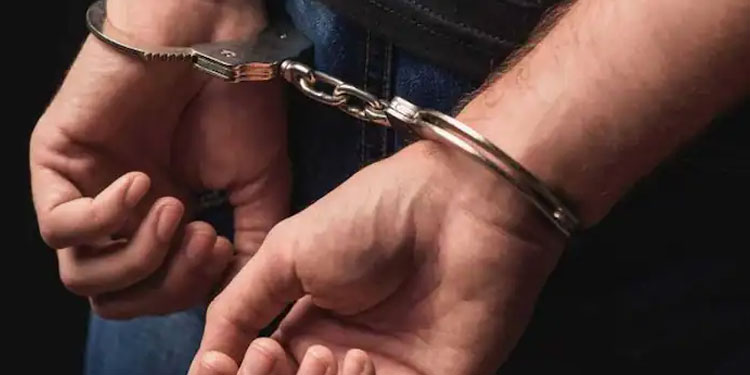 മൂന്നു വീടുകളില്‍ നിന്നായി കവര്‍ന്നത് ലക്ഷങ്ങള്‍; യുഎഇയില്‍ രണ്ട് പ്രവാസികള്‍ അറസ്റ്റില്‍