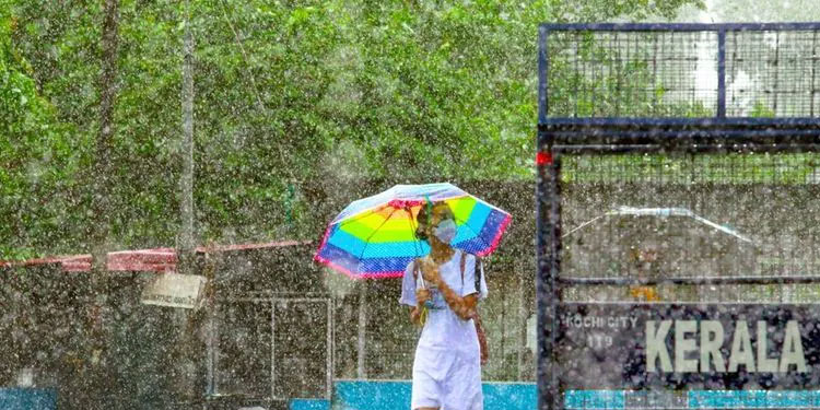 കനത്ത മഴ; പത്തനംതിട്ടയിൽ മുഴുവൻ വിദ്യാഭ്യാസ സ്ഥാപനങ്ങൾക്കും കോട്ടയത്ത് മൂന്ന് താലൂക്കിലും അവധി