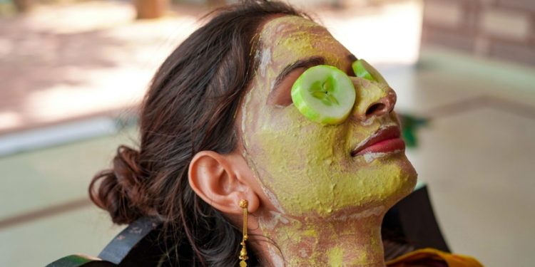 വരൾച്ച, പാടുകൾ, മുഖക്കുരു; തൊട്ടടുത്തുണ്ട് പരിഹാരം