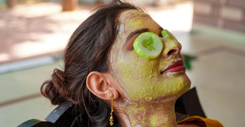 വരൾച്ച, പാടുകൾ, മുഖക്കുരു; തൊട്ടടുത്തുണ്ട് പരിഹാരം