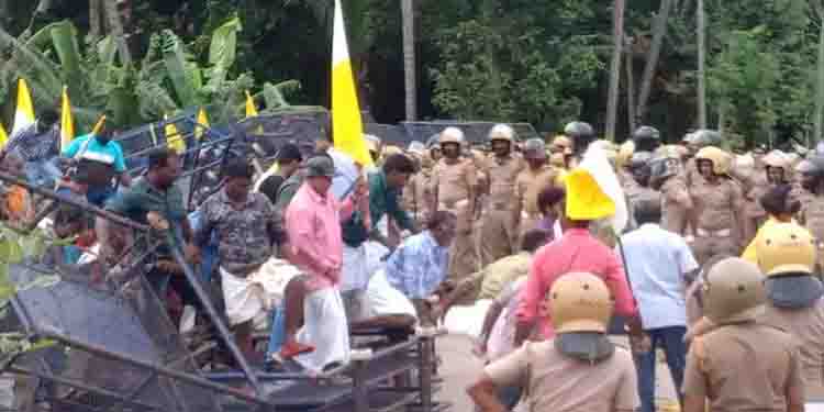 വിഴിഞ്ഞം സമരം : പിന്തിരിപ്പിക്കാനുള്ള ശ്രമത്തിൽ വീഴരുതെന്ന് പളളികളിൽ സർക്കുലർ,നാളെ കടൽമാർഗവും ഉപരോധം