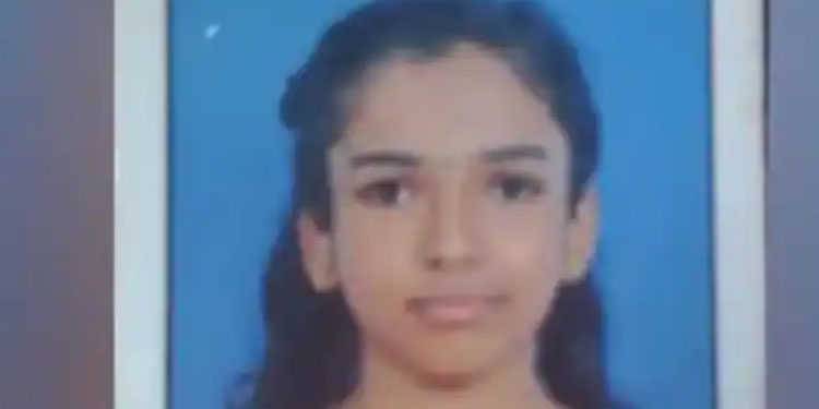 അഭിരാമിയുടെ മരണം: ‘എൻസഫലൈറ്റിസ് സിൻഡ്രോം, തുടര്‍ന്ന് ഹൃദയാഘാതം ഉണ്ടായി’,ചികിത്സാ പിഴവ് ആരോപിച്ച് കുടുംബം