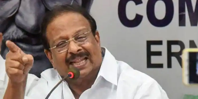 എകെജി സെന്റർ ആക്രമണം:  ‘ഐ പി ബിനുവിന്റെ പേരാണ് ദൃക്‌സാക്ഷി പറഞ്ഞത്, ജനം വിഡ്ഢികളാണെന്ന് കരുതരുത്’; കെ സുധാകരൻ‌