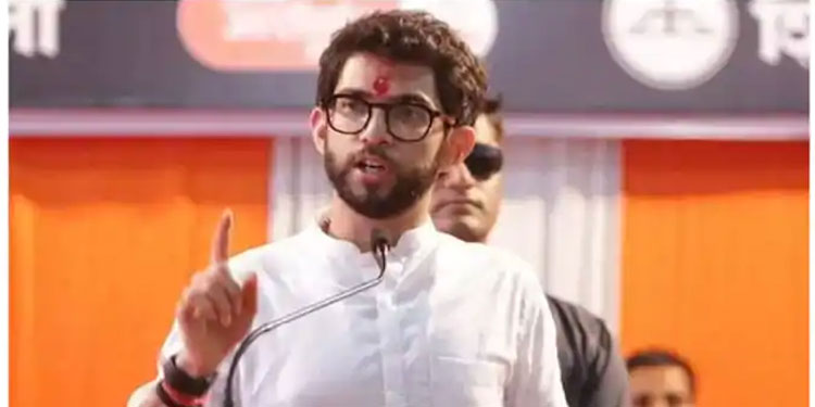​ഗുജറാത്ത് കൊണ്ടുപോയ പദ്ധതി‌‌: മഹാരാഷ്ട്രയിൽ തമ്മിലടി തീരുന്നില്ല, ‘വിവരക്കേടും കഴിവില്ലായ്മയും’ എന്ന് ശിവസേന