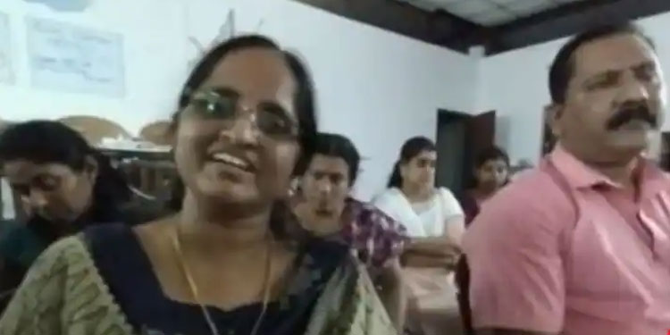 വെട്ടിക്കുറച്ച ശമ്പളം തിരിച്ചു നൽകും; മണ്ണാര്‍ക്കാട് എംഇടി സ്കൂളിലെ സമരം പിൻവലിച്ചു