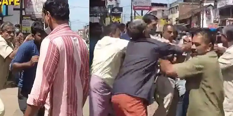 പയ്യന്നൂരില്‍ കട അടപ്പിക്കാനെത്തിയ പോപ്പുലര്‍ ഫ്രണ്ട് പ്രവര്‍ത്തകരെ നാട്ടുകാര്‍ കൈകാര്യം ചെയ്തു