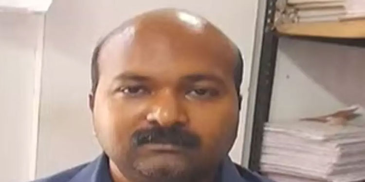 സിപിഎം ജില്ലാ കമ്മിറ്റി ഓഫീസിനെതിരെ ബോംബേറ്: മൂന്നാം പ്രതി വടകര പുറമേരി സ്വദേശി നാലു വർഷത്തിന് ശേഷം പിടിയിൽ