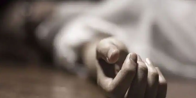 യുവതിയെയും മകനെയും അപകടത്തില്‍ നിന്ന് രക്ഷിച്ച സുരക്ഷാ സൈനികന്‍ കാറിടിച്ച് മരിച്ചു