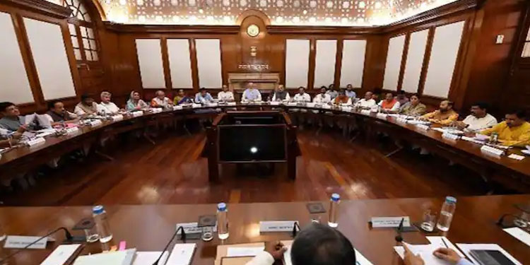 ആശ്വാസ നടപടിയുമായി കേന്ദ്രം; സർക്കാർ ജീവനക്കാരുടേയും പെൻഷൻകാരുടേയും ക്ഷാമബത്ത കൂട്ടി