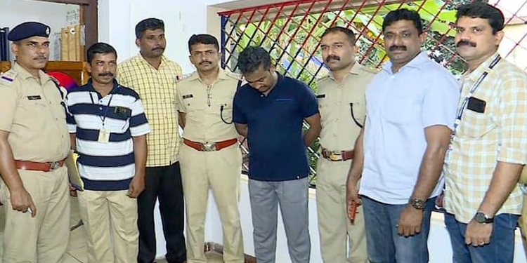 കോഴിക്കോട്ടേക്ക് ടിക്കറ്റെടുത്തു, പരിശോധന ഭയന്ന് കണ്ണൂരിൽ ഇറങ്ങി, പിടിച്ചത് ഒരു കോടിയിലധികം വിലയുള്ള എംഡിഎംഎ