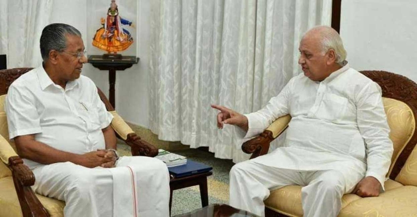 അസാധാരണ നീക്കം; പോരിനിടെ വാർത്താസമ്മേളനം വിളിച്ച് ഗവർണർ