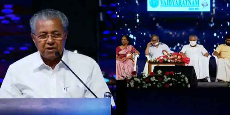 ഭരണഘടനയെ തകർക്കാനുള്ള നീക്കങ്ങൾക്കെതിരെ കാവലാളായി മാറുകയെന്നതാണ് ഇടതുമാധ്യമങ്ങളുടെ പ്രധാന ദൗത്യം: മുഖ്യമന്ത്രി